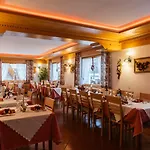 Edelweiss Hotel 3*