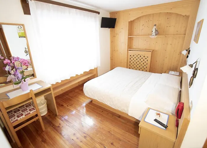 Edelweiss Hotel 3*