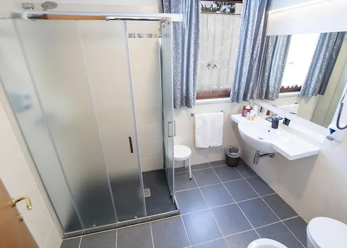 Hotel Edelweiss 3*