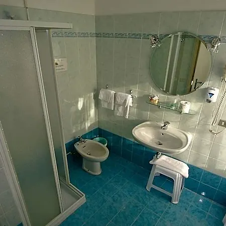 Edelweiss Hotel 3*