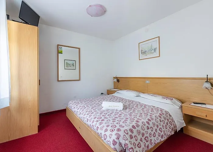 Hotel Edelweiss 3*